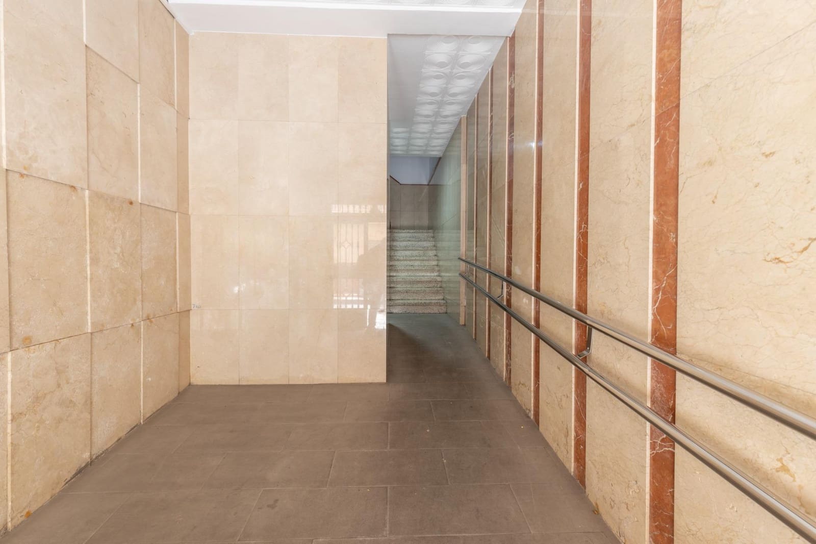 2 bedroom Flat for sale in Granada city - € 175,000 (Ref: 9465716)