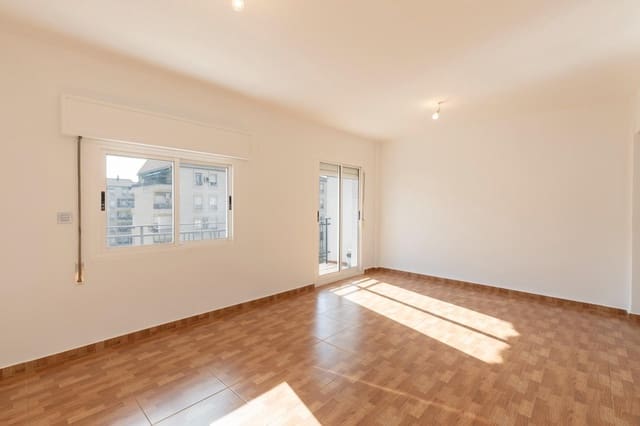 2 bedroom Flat for sale in Granada city - € 175,000 (Ref: 9465716)