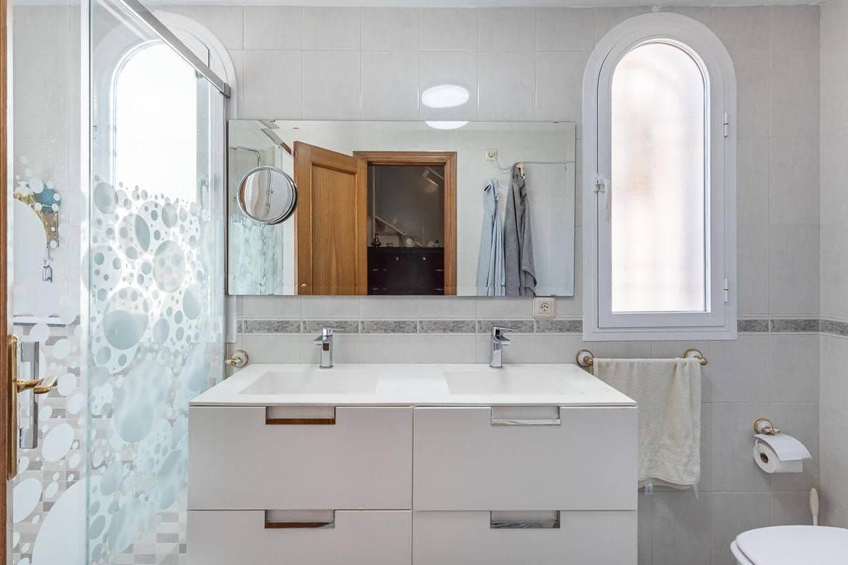 4 soverom Villa til salgs i Peligros med svømmebasseng garasje - € 329 000 (Ref: 9465718)