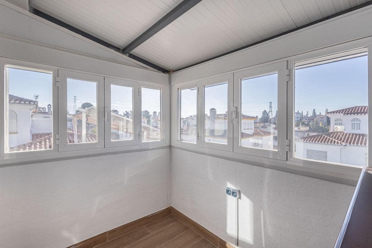 4 soverom Villa til salgs i Peligros med svømmebasseng garasje - € 329 000 (Ref: 9465718)