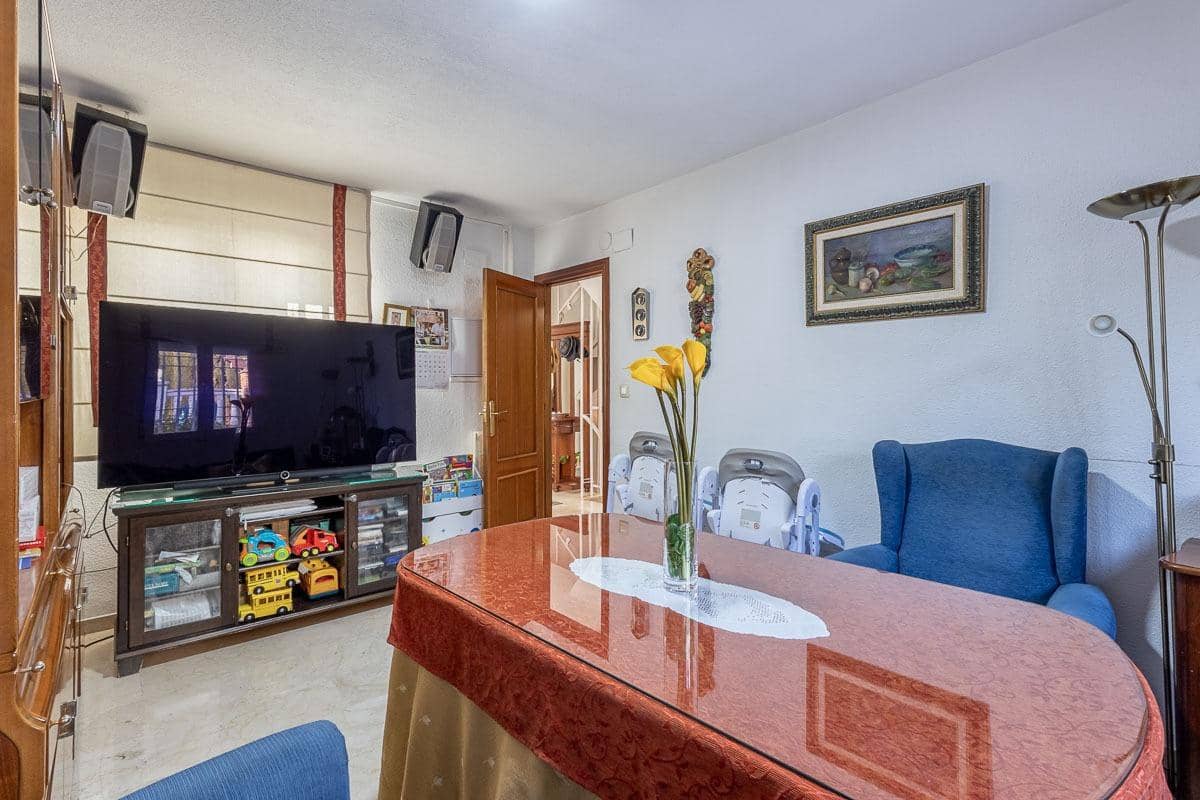 4 soverom Villa til salgs i Peligros med svømmebasseng garasje - € 329 000 (Ref: 9465718)