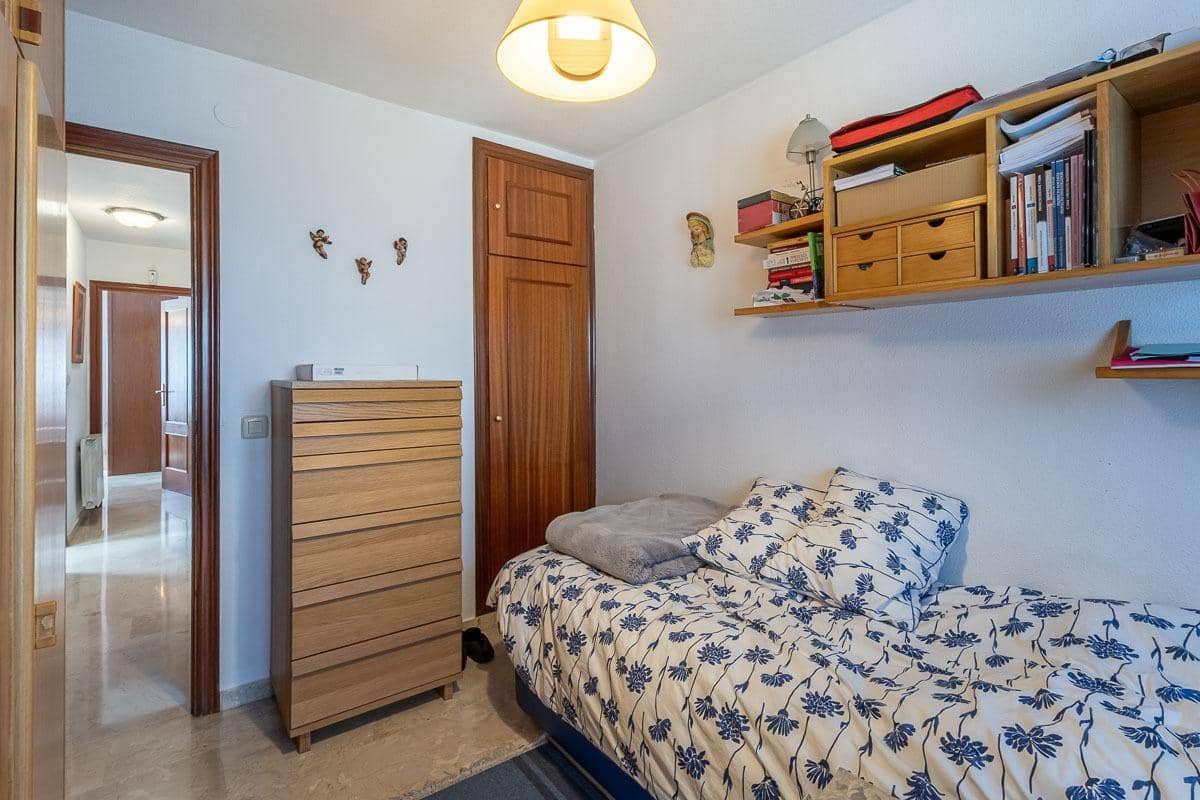 4 soverom Villa til salgs i Peligros med svømmebasseng garasje - € 329 000 (Ref: 9465718)