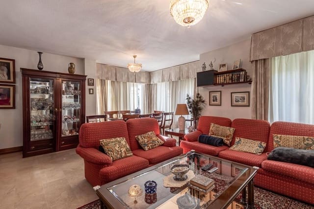 4 soverom Villa til salgs i Peligros med svømmebasseng garasje - € 329 000 (Ref: 9465718)