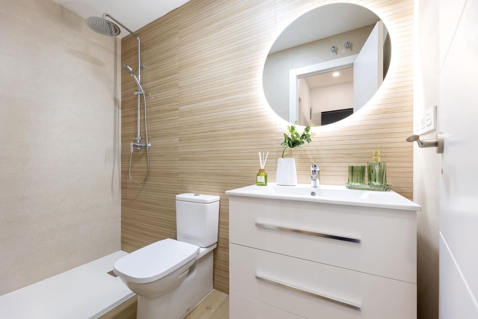 2 bedroom Flat for sale in Granada city - € 279,000 (Ref: 9468611)