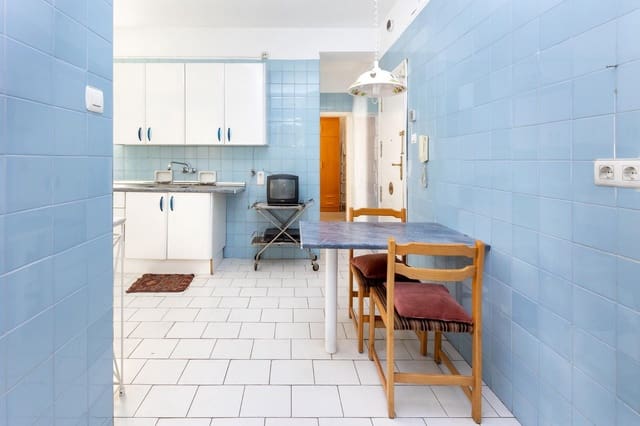 Piso de 4 habitaciones en Granada ciudad en venta - 429.000 € (Ref: 9470635)