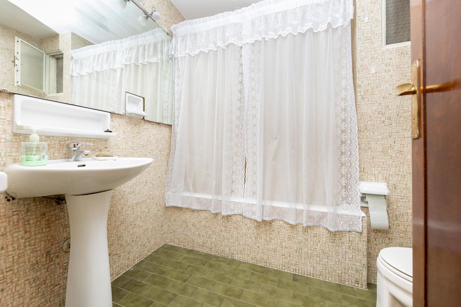 Piso de 4 habitaciones en Granada ciudad en venta - 429.000 € (Ref: 9470635)