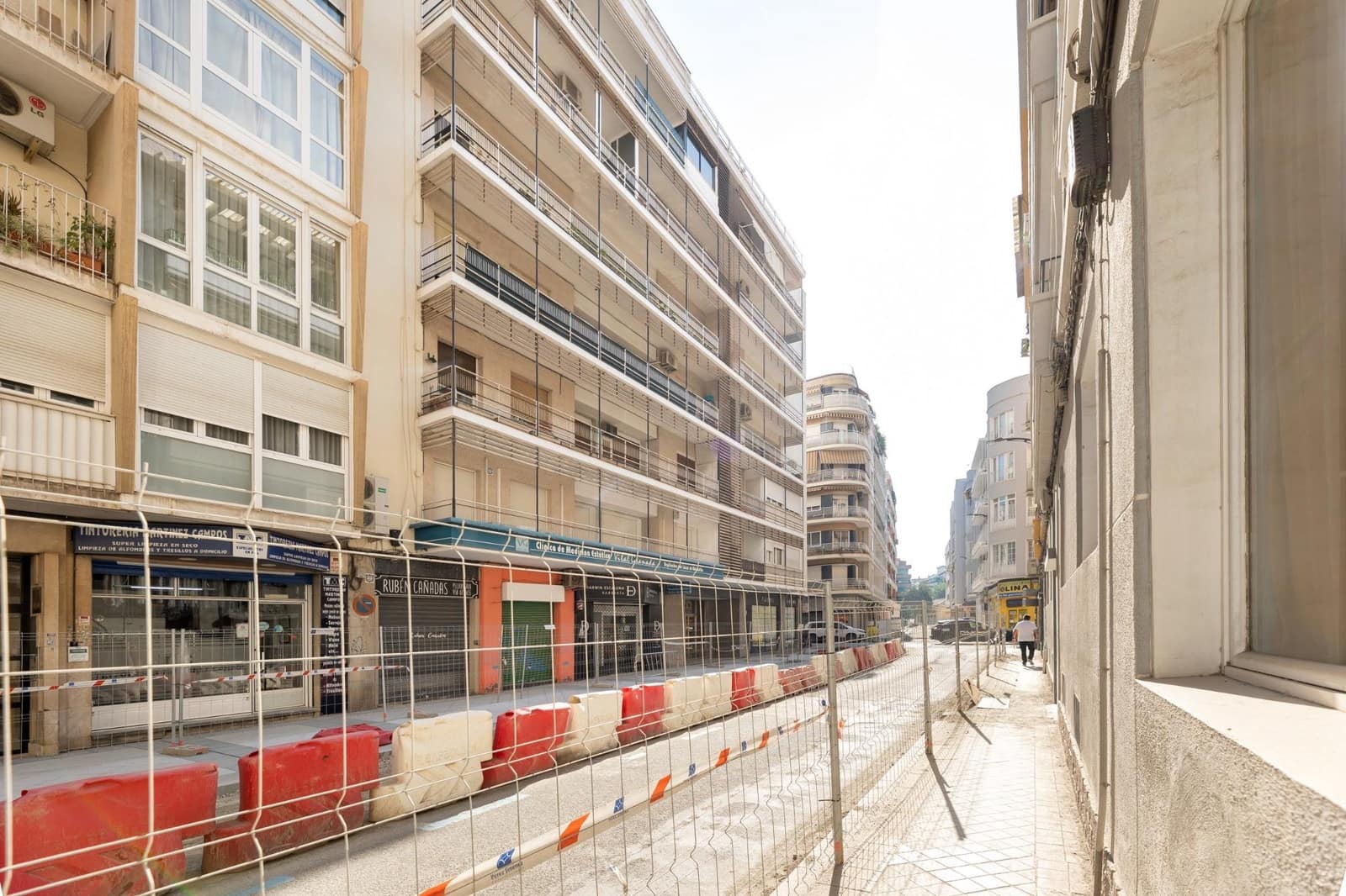 Piso de 4 habitaciones en Granada ciudad en venta - 429.000 € (Ref: 9470635)