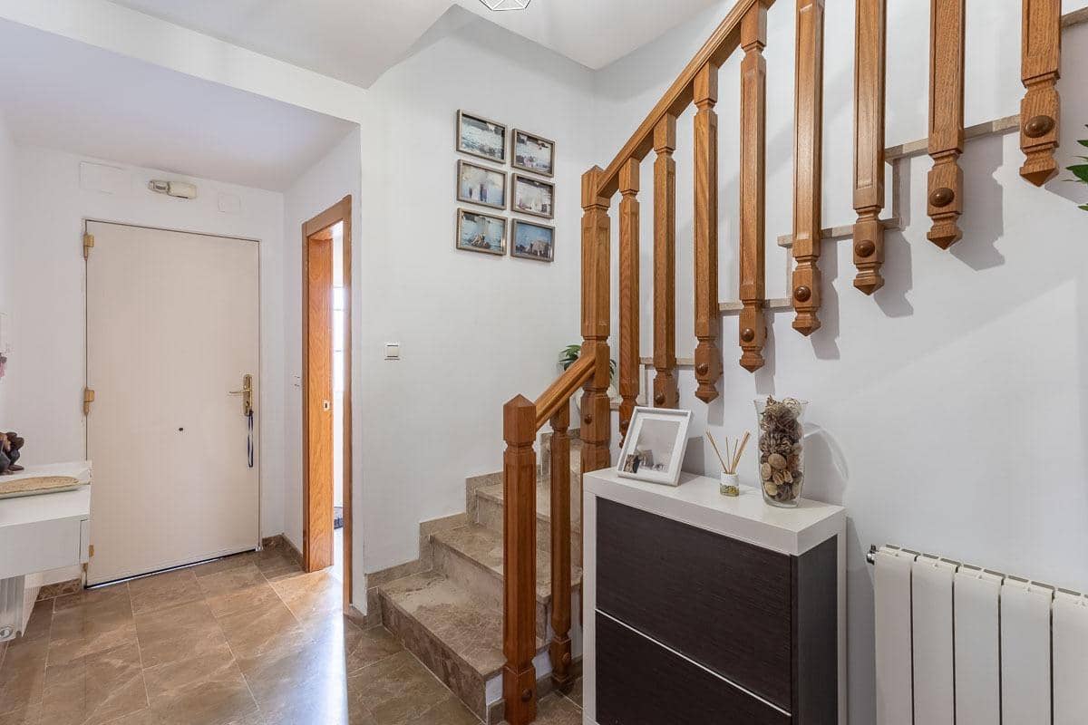 4 sypialnia Dom szeregowy na sprzedaż w Churriana de la Vega z garażem - 375 000 € (Ref: 9470636)