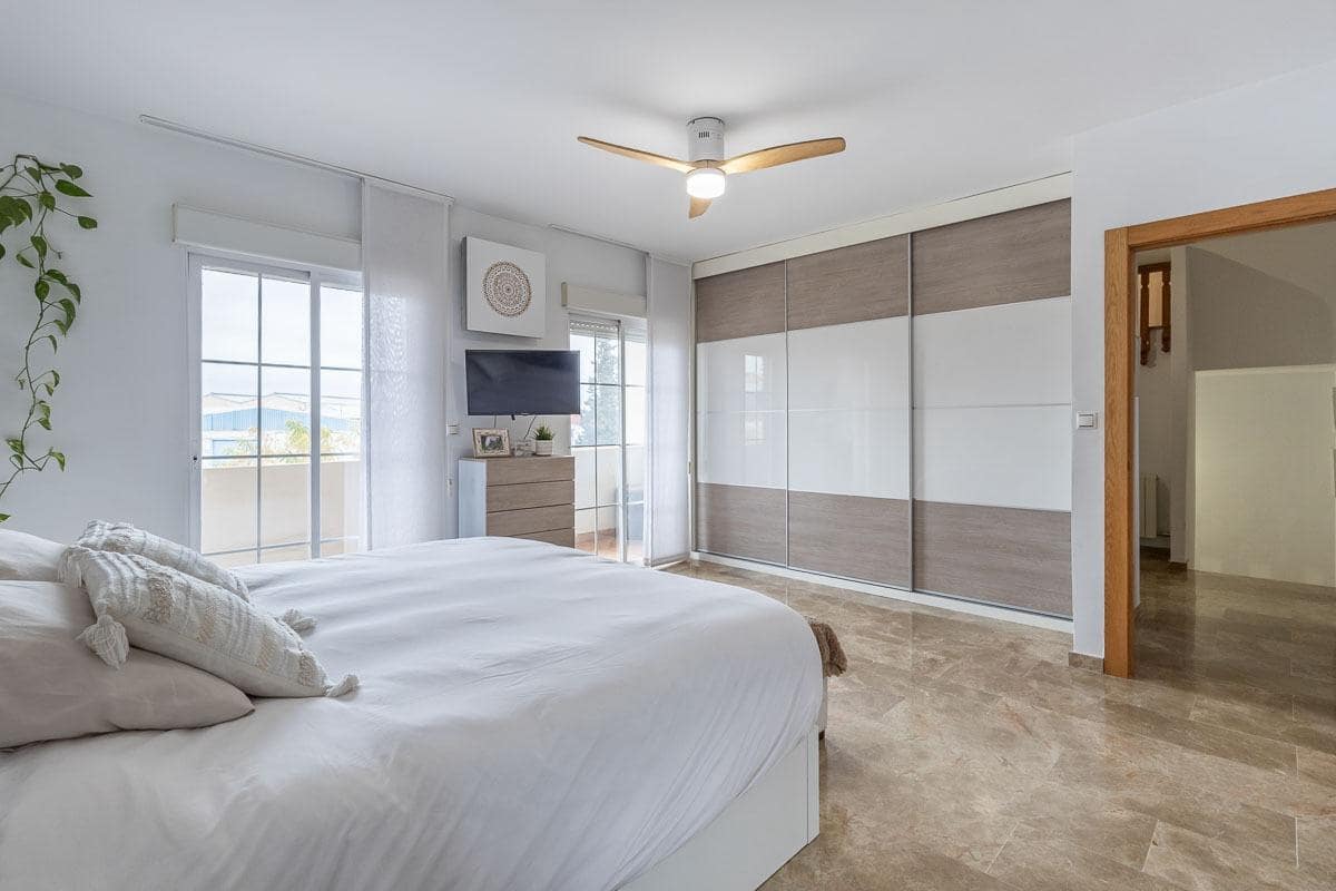 4 sypialnia Dom szeregowy na sprzedaż w Churriana de la Vega z garażem - 375 000 € (Ref: 9470636)