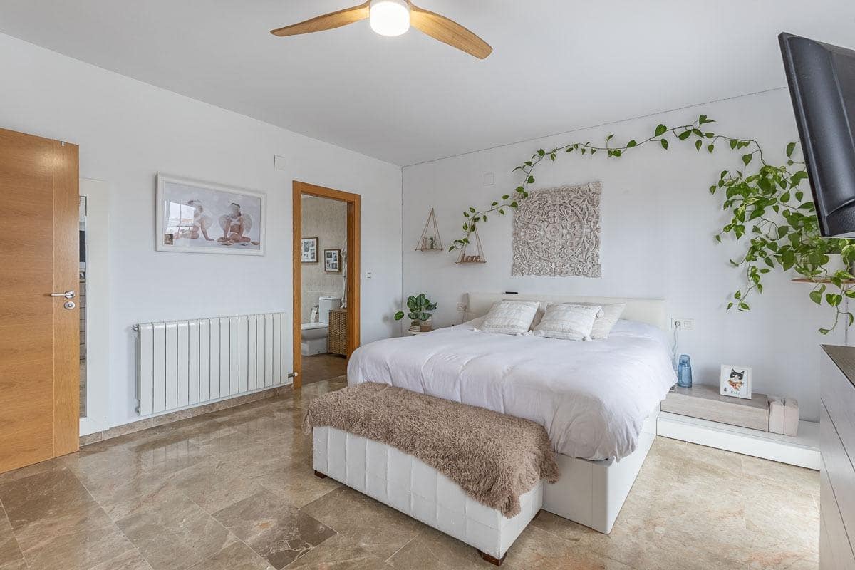 4 sypialnia Dom szeregowy na sprzedaż w Churriana de la Vega z garażem - 375 000 € (Ref: 9470636)