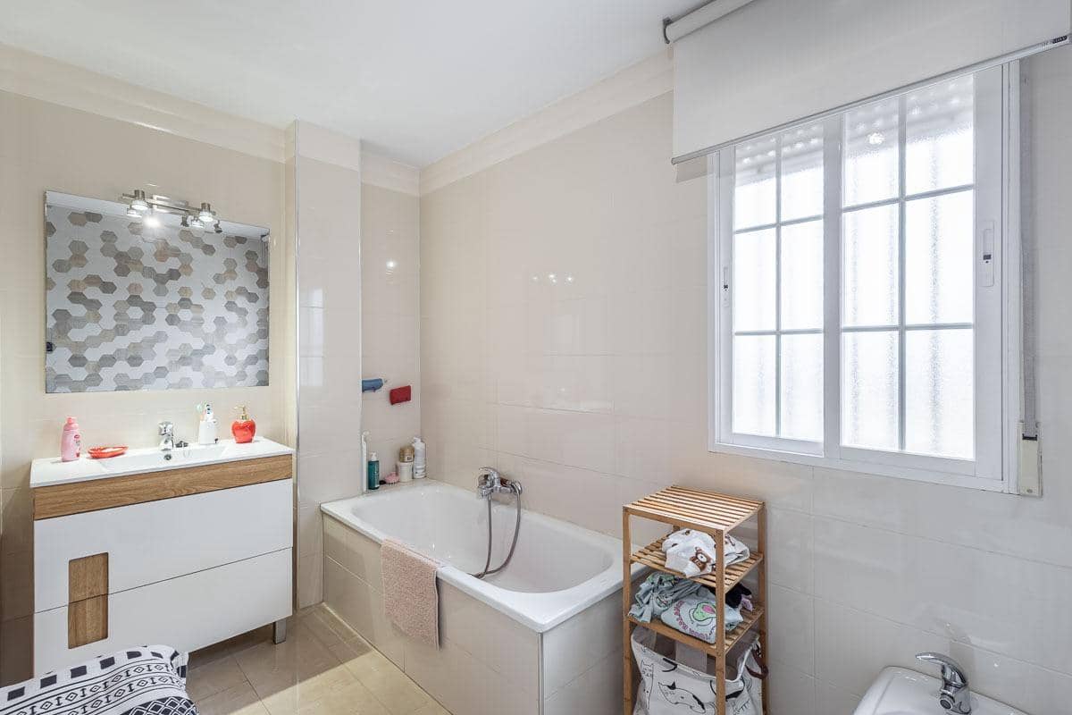 4 sypialnia Dom szeregowy na sprzedaż w Churriana de la Vega z garażem - 375 000 € (Ref: 9470636)