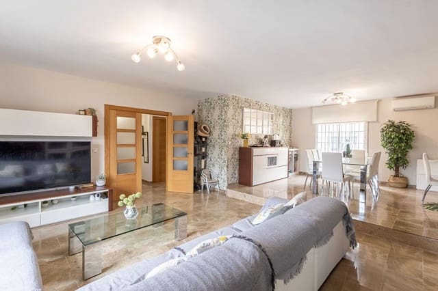 4 quarto Moradia em Banda para venda em Churriana de la Vega com garagem - 375 000 € (Ref: 9470636)