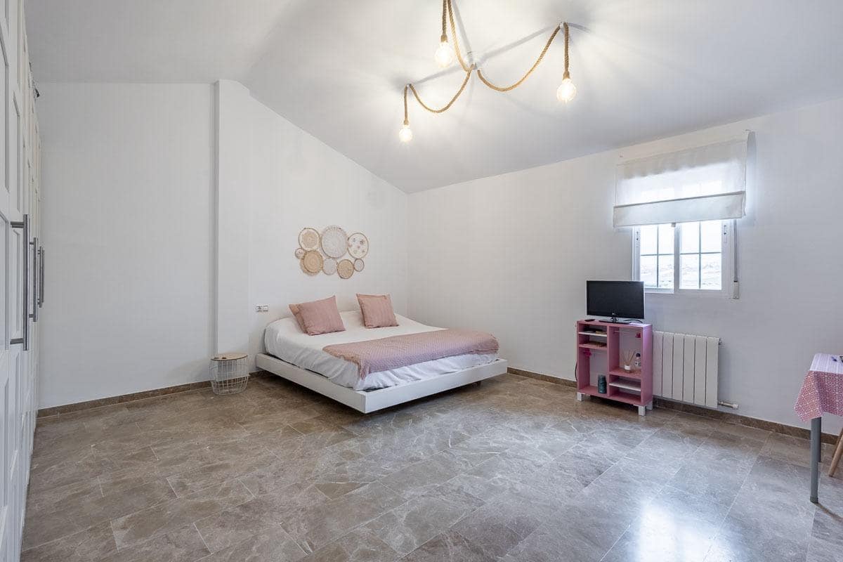 4 sypialnia Dom szeregowy na sprzedaż w Churriana de la Vega z garażem - 375 000 € (Ref: 9470636)