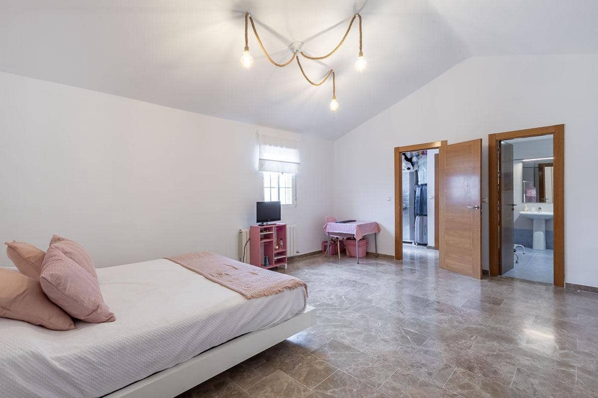 4 sypialnia Dom szeregowy na sprzedaż w Churriana de la Vega z garażem - 375 000 € (Ref: 9470636)