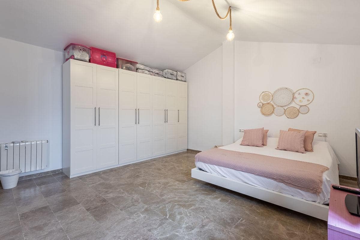 4 sypialnia Dom szeregowy na sprzedaż w Churriana de la Vega z garażem - 375 000 € (Ref: 9470636)