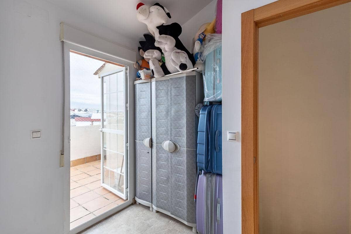 4 sypialnia Dom szeregowy na sprzedaż w Churriana de la Vega z garażem - 375 000 € (Ref: 9470636)