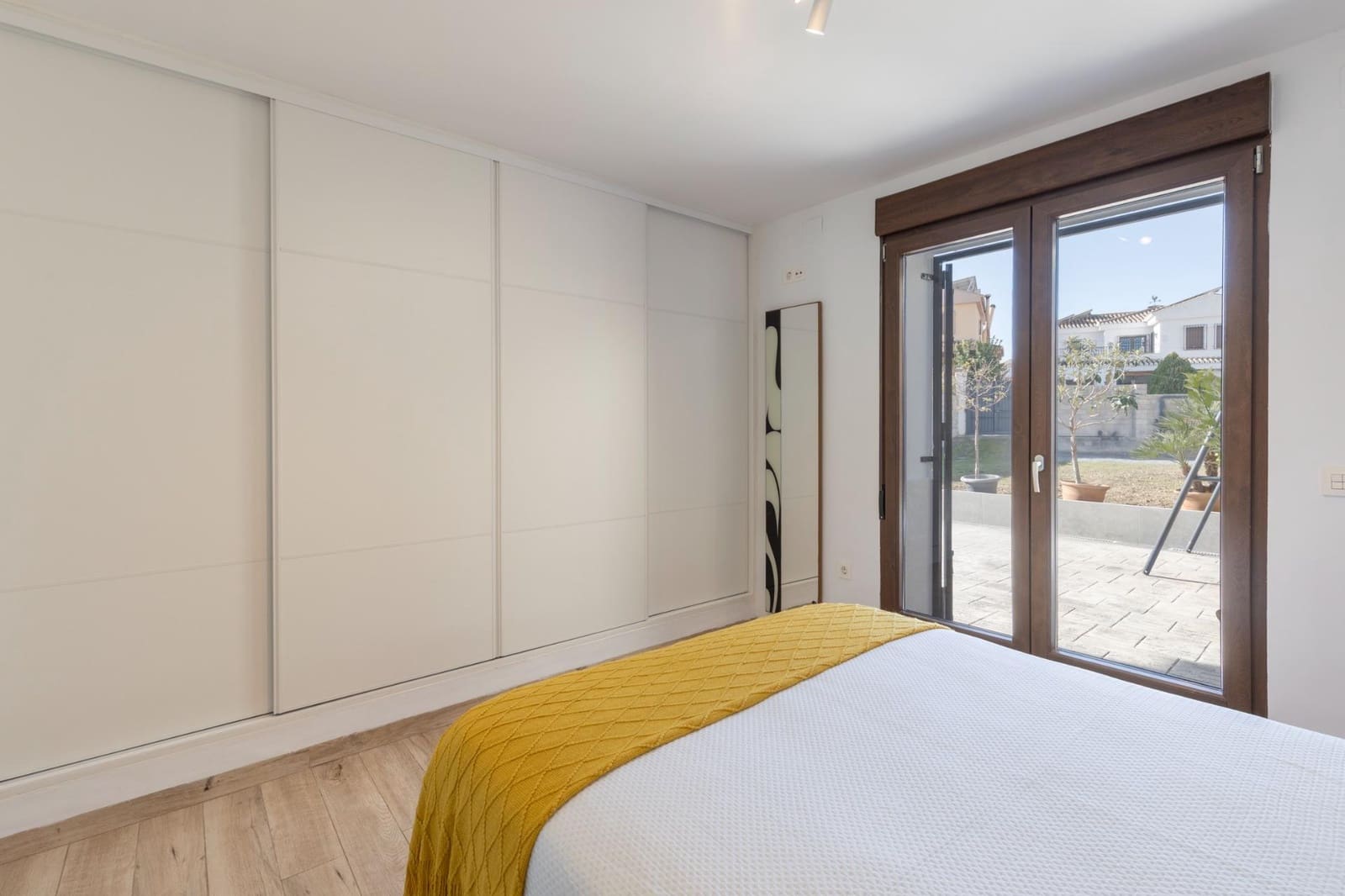 5 slaapkamer Villa te koop in La Zubia met garage - € 420.000 (Ref: 9470637)