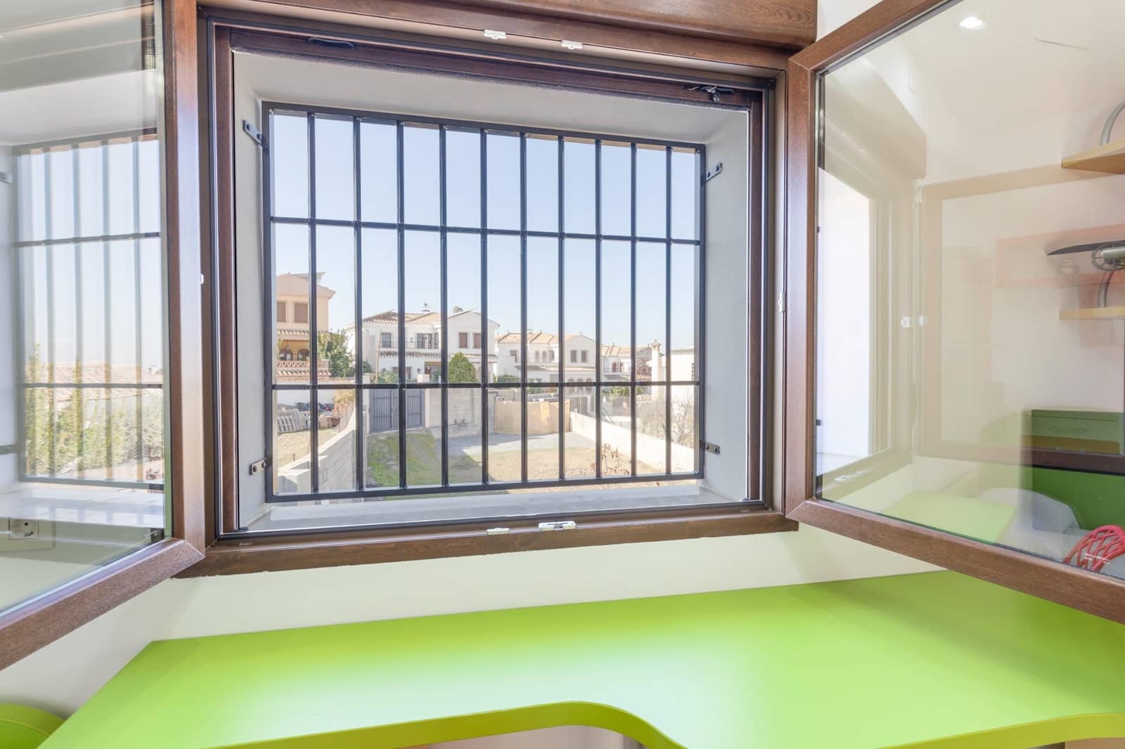 5 slaapkamer Villa te koop in La Zubia met garage - € 420.000 (Ref: 9470637)