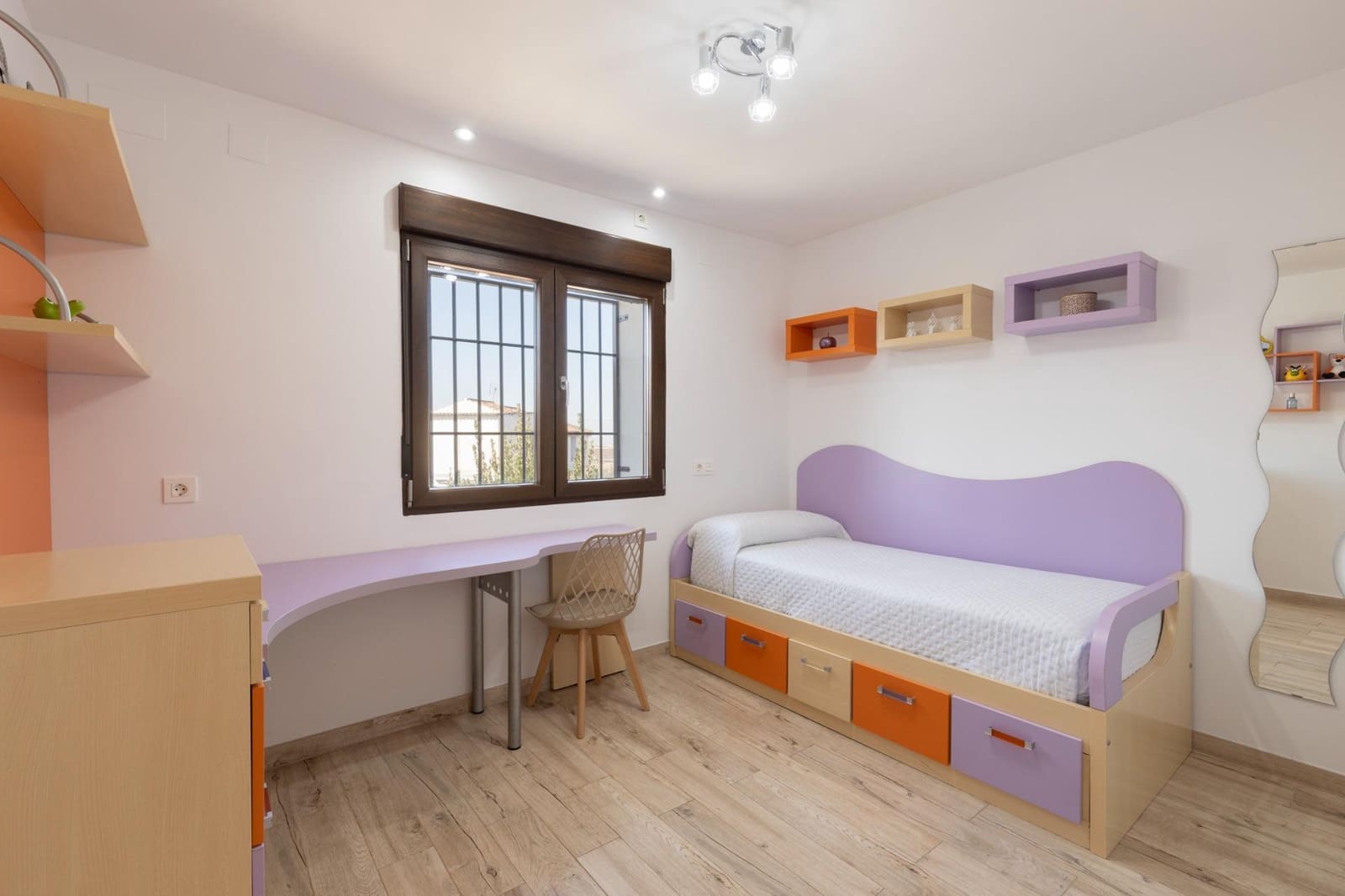 5 slaapkamer Villa te koop in La Zubia met garage - € 420.000 (Ref: 9470637)