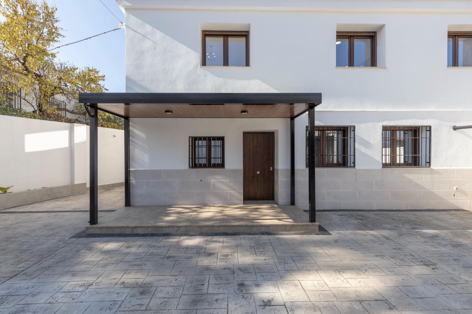 5 slaapkamer Villa te koop in La Zubia met garage - € 420.000 (Ref: 9470637)