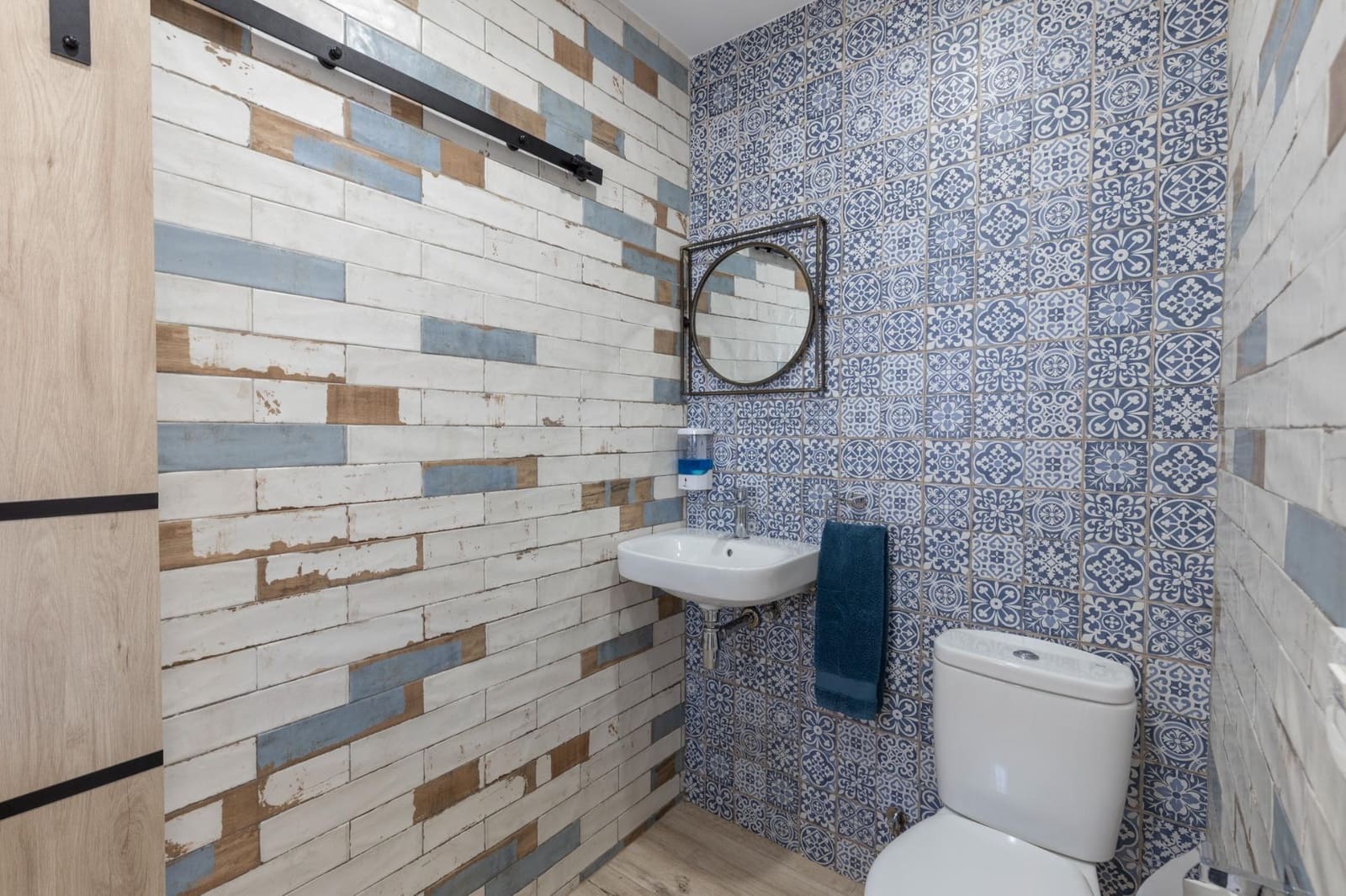 5 slaapkamer Villa te koop in La Zubia met garage - € 420.000 (Ref: 9470637)