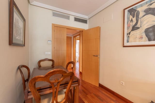 2 Zimmer Wohnung zu verkaufen in Granada Stadt mit Garage - 356.500 € (Ref: 9470638)