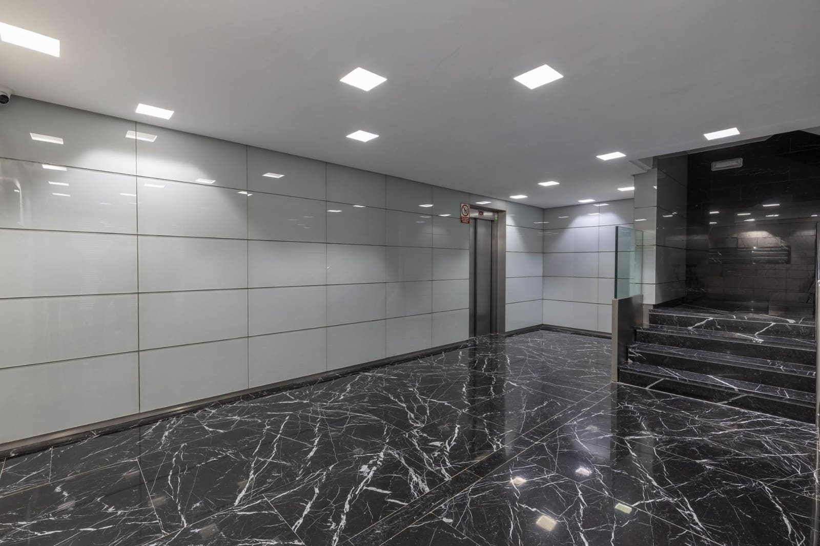 2 Zimmer Wohnung zu verkaufen in Granada Stadt mit Garage - 356.500 € (Ref: 9470638)