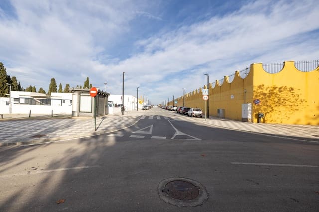 Finca/Casa Rural de 1 habitación en Maracena en venta con piscina - 195.000 € (Ref: 9470639)