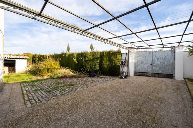 Finca/Casa Rural de 1 habitación en Maracena en venta con piscina - 195.000 € (Ref: 9470639)