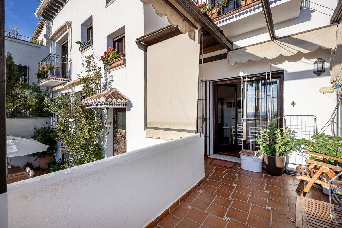 Casa de 7 habitaciones en Granada ciudad en venta con piscina garaje - 1.600.000 € (Ref: 9470640)