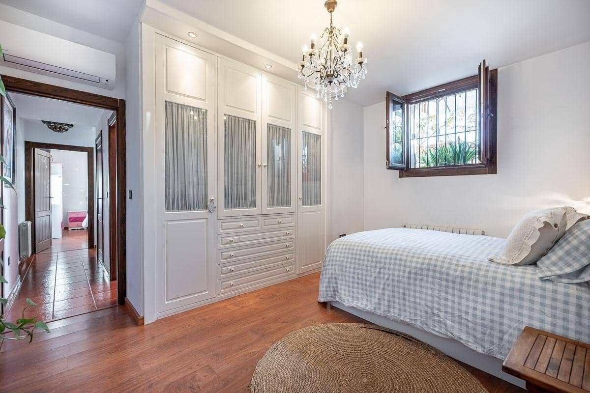 Casa de 7 habitaciones en Granada ciudad en venta con piscina garaje - 1.600.000 € (Ref: 9470640)