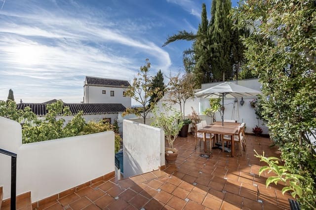 7 bedroom Townhouse for sale in Granada city with pool garage - € 1,600,000 (Ref: 9470640)