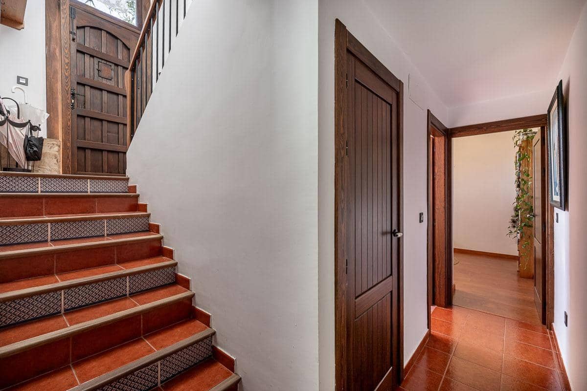 Casa de 7 habitaciones en Granada ciudad en venta con piscina garaje - 1.600.000 € (Ref: 9470640)