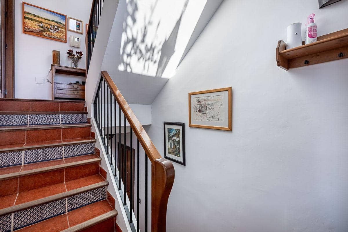 Casa de 7 habitaciones en Granada ciudad en venta con piscina garaje - 1.600.000 € (Ref: 9470640)