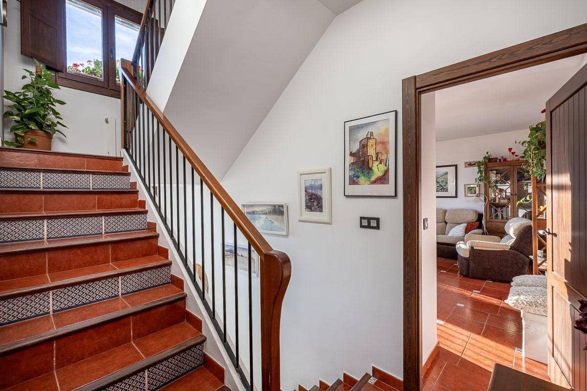 Casa de 7 habitaciones en Granada ciudad en venta con piscina garaje - 1.600.000 € (Ref: 9470640)