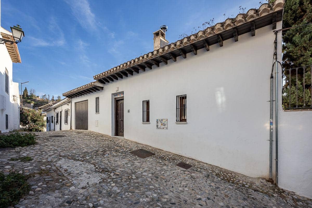 Casa de 7 habitaciones en Granada ciudad en venta con piscina garaje - 1.600.000 € (Ref: 9470640)