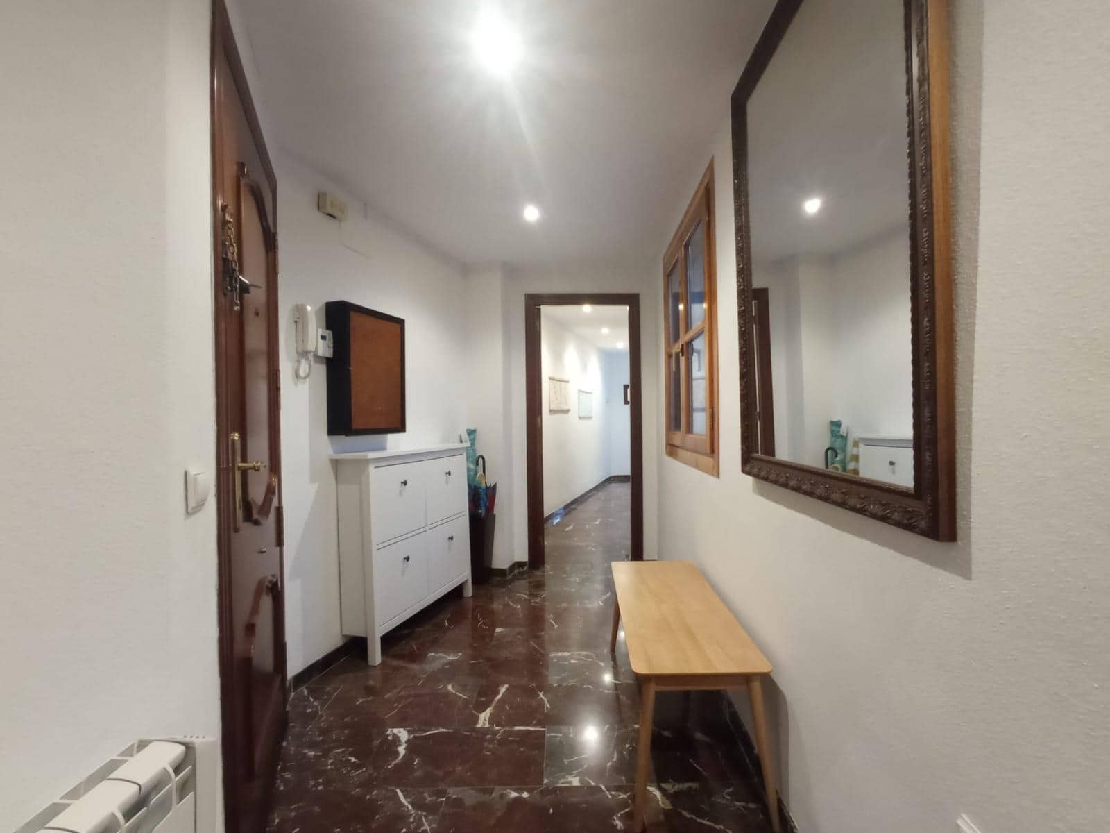 Appartement de 4 chambres à louer à Grenade ville - 1 200 € (Ref: 9473132)