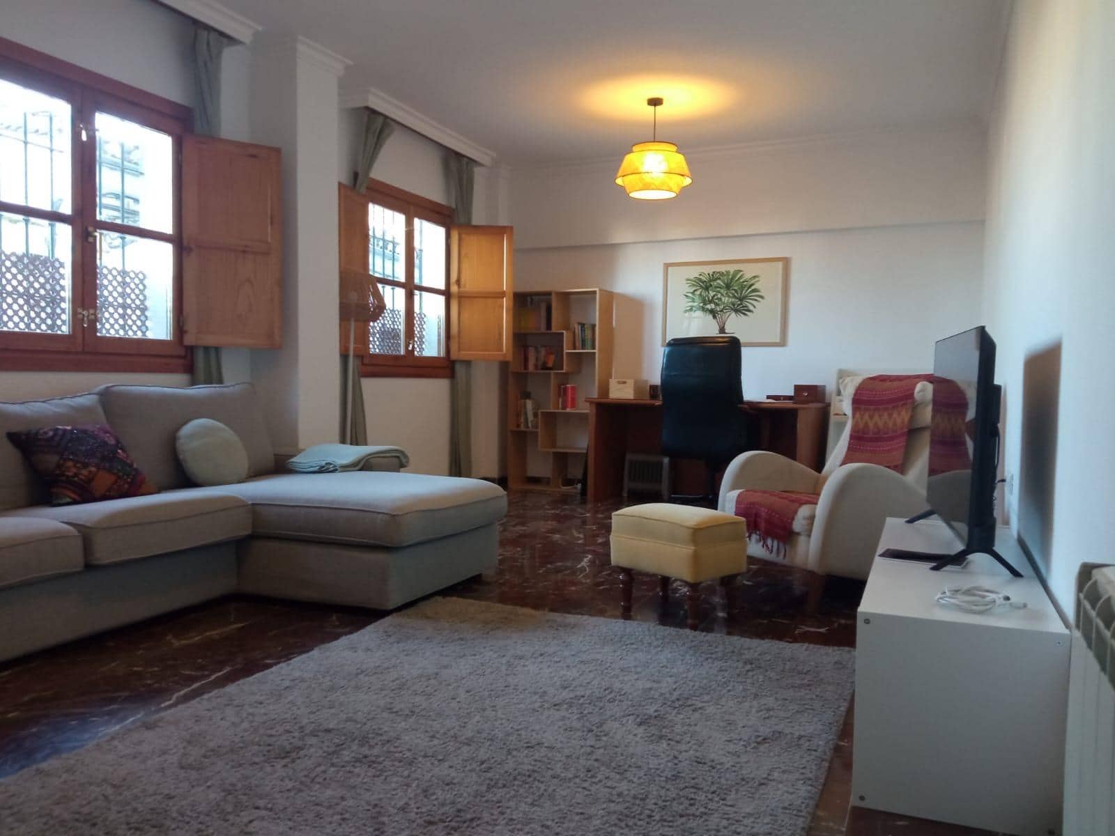 Appartement de 4 chambres à louer à Grenade ville - 1 200 € (Ref: 9473132)