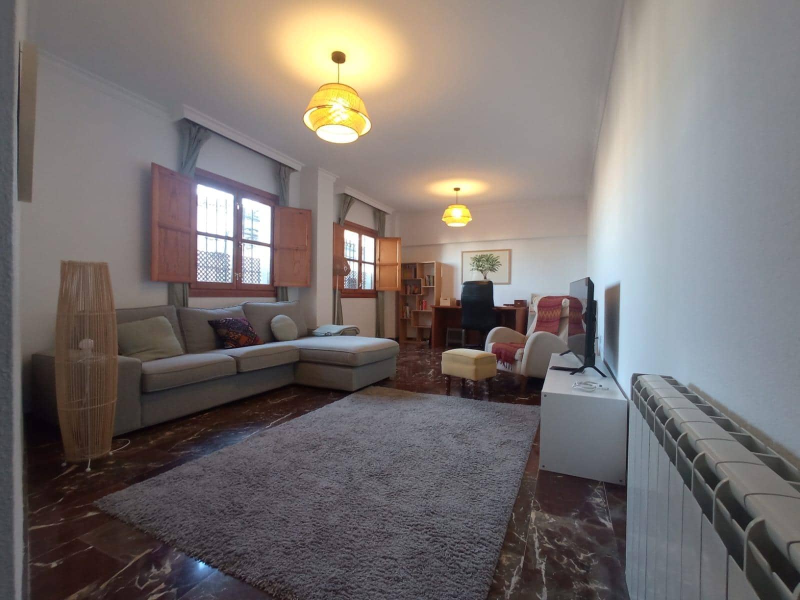 Appartement de 4 chambres à louer à Grenade ville - 1 200 € (Ref: 9473132)