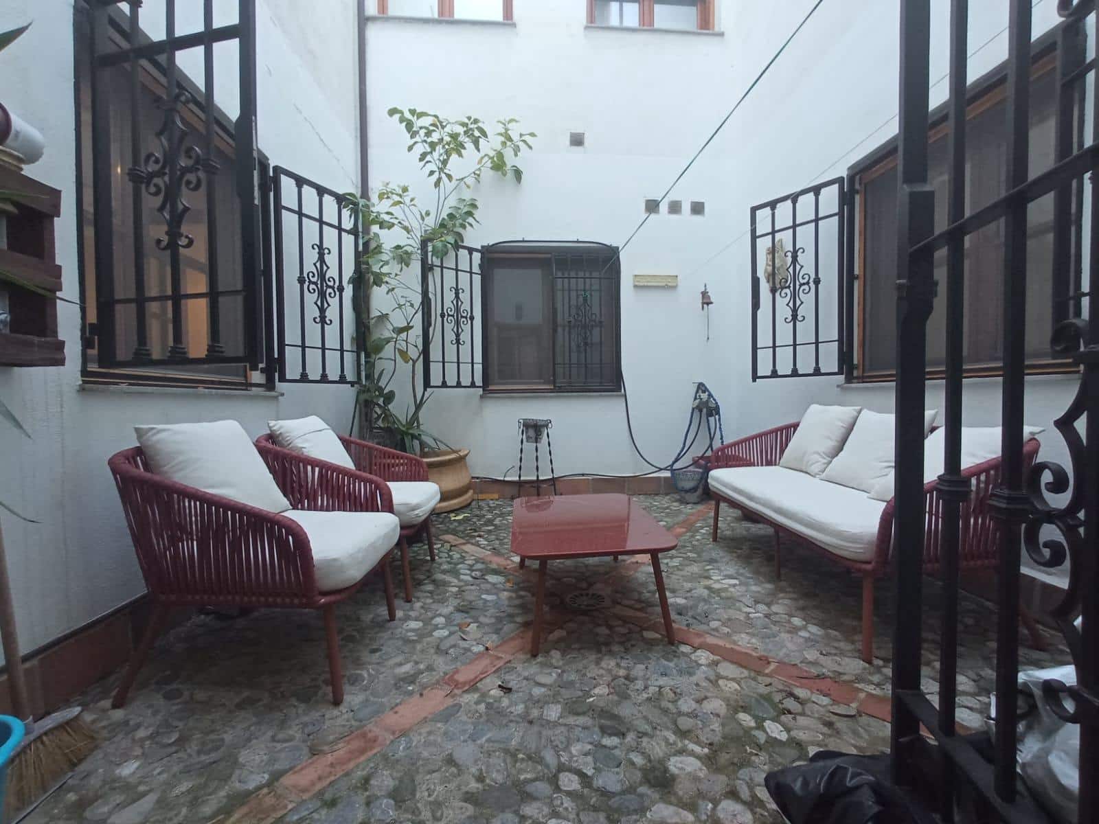 Appartement de 4 chambres à louer à Grenade ville - 1 200 € (Ref: 9473132)