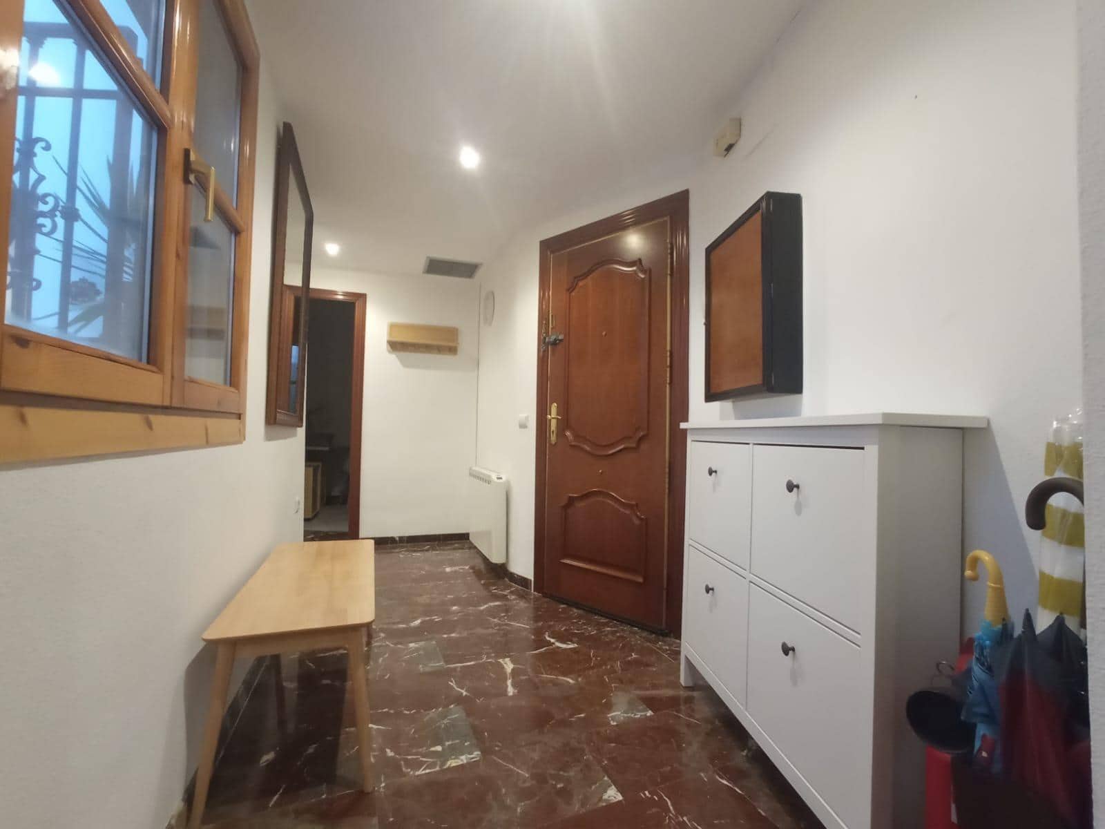 Appartement de 4 chambres à louer à Grenade ville - 1 200 € (Ref: 9473132)