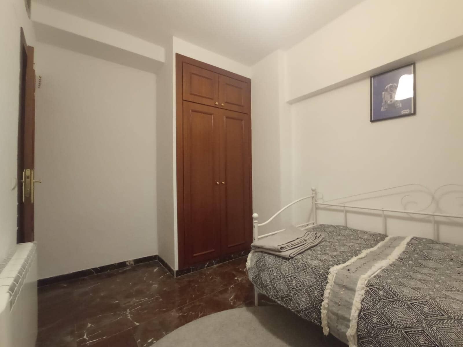 Appartement de 4 chambres à louer à Grenade ville - 1 200 € (Ref: 9473132)