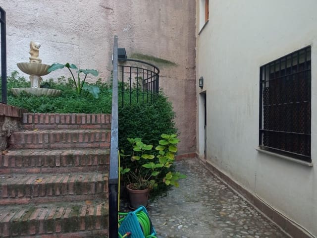 Appartement de 4 chambres à louer à Grenade ville - 1 200 € (Ref: 9473132)