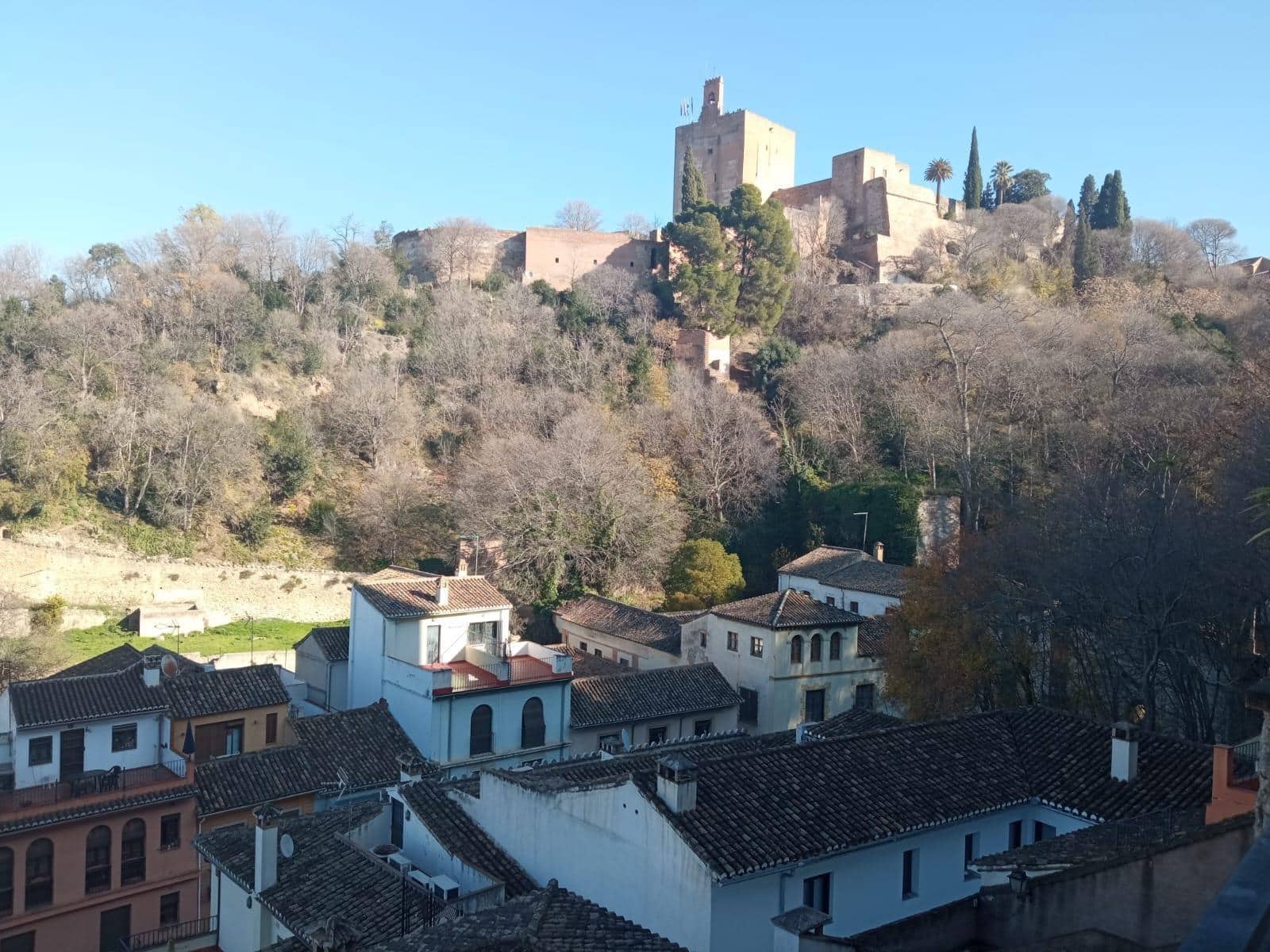 Appartement de 4 chambres à louer à Grenade ville - 1 200 € (Ref: 9473132)