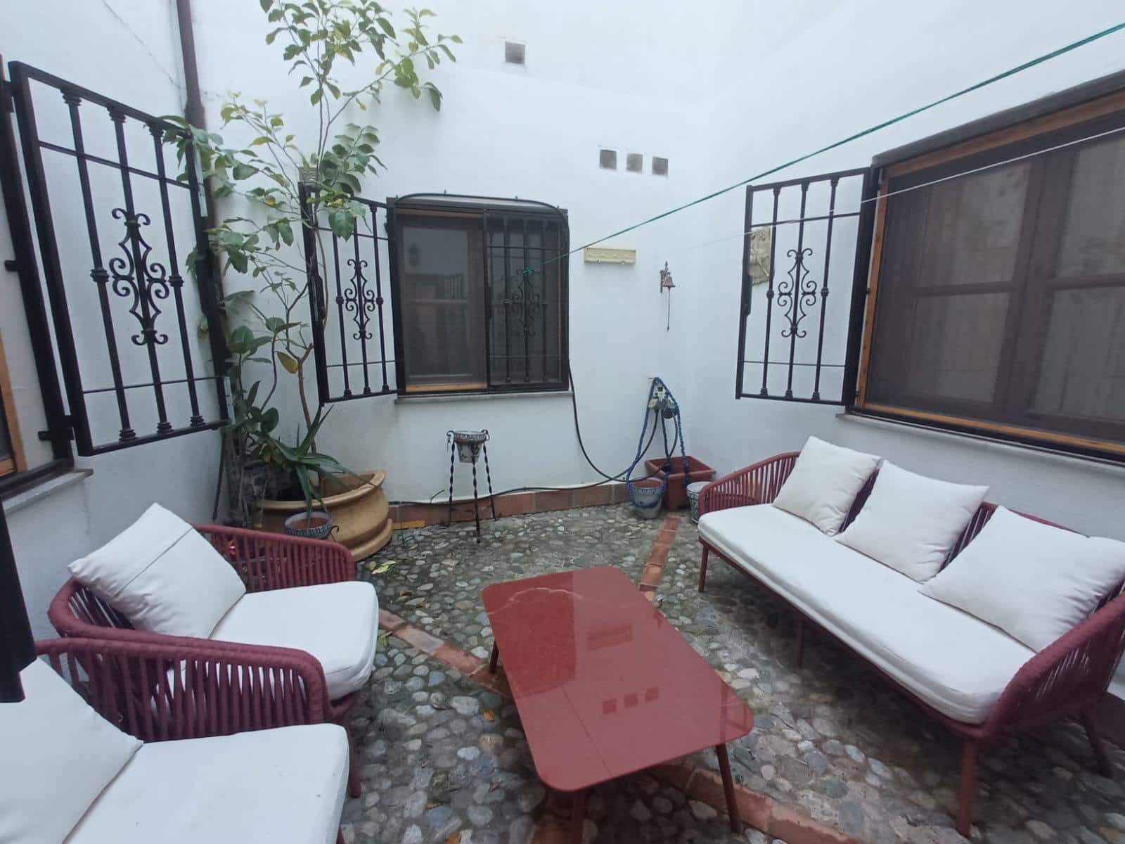 Appartement de 4 chambres à louer à Grenade ville - 1 200 € (Ref: 9473132)