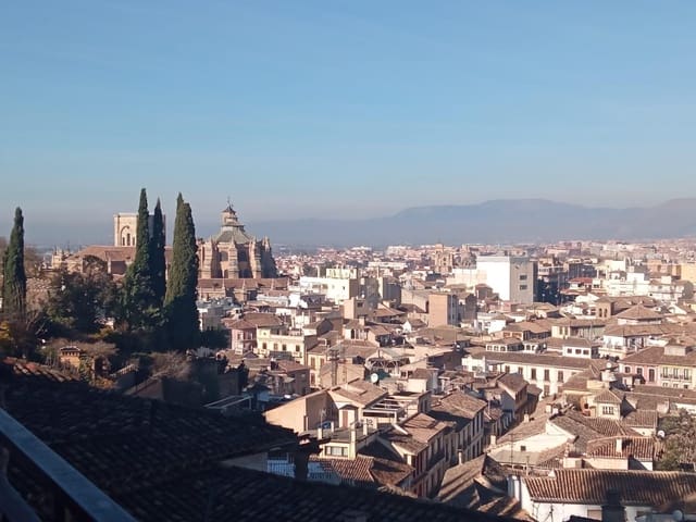 Appartement de 4 chambres à louer à Grenade ville - 1 200 € (Ref: 9473132)