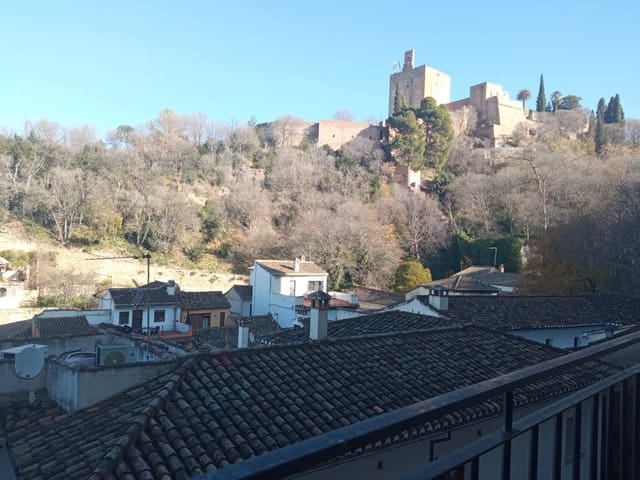 Appartement de 4 chambres à louer à Grenade ville - 1 200 € (Ref: 9473132)