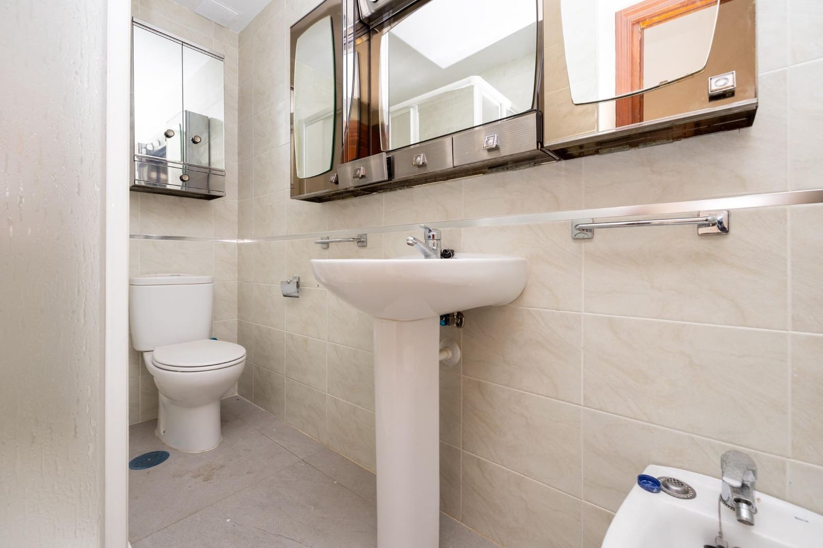 3 sovrum Lägenhet till salu i Granada stad - 244 000 € (Ref: 9474344)