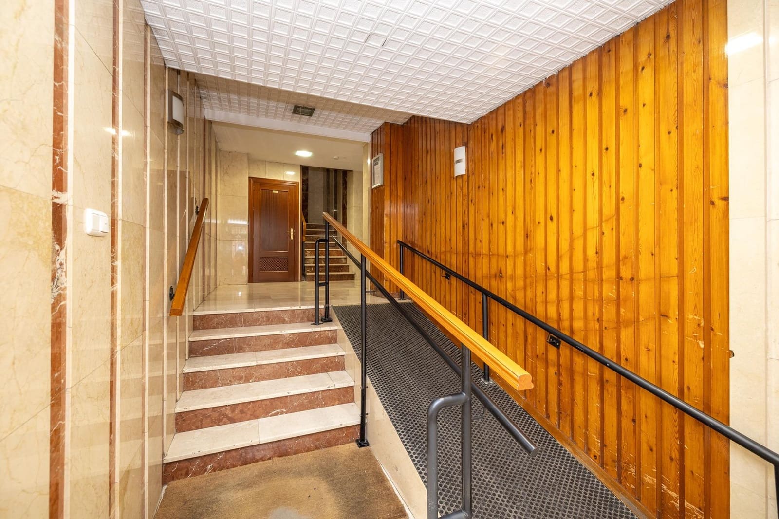 3 sovrum Lägenhet till salu i Granada stad - 244 000 € (Ref: 9474344)