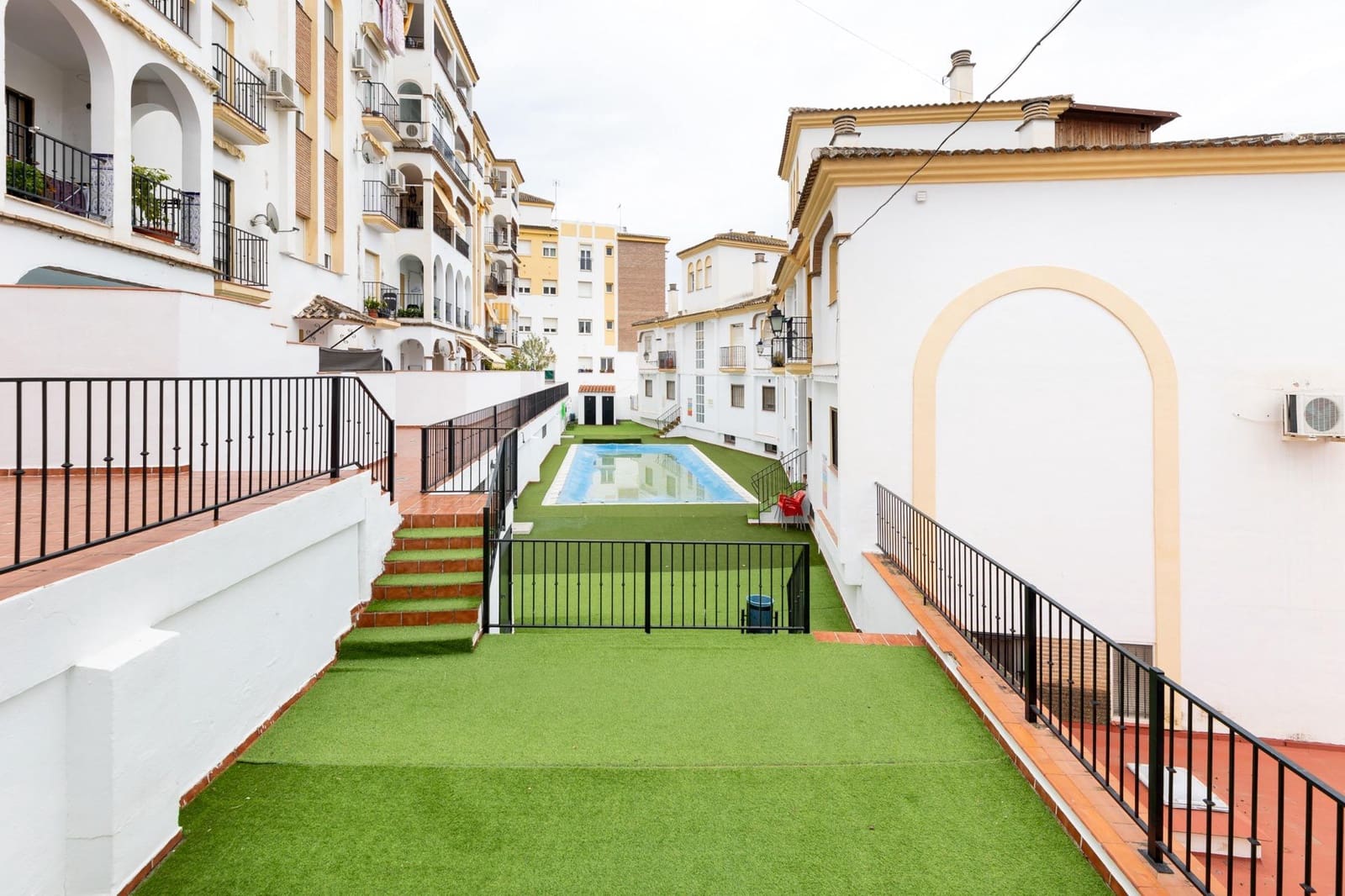 2 bedroom Flat for sale in Cenes de la Vega with pool - € 122,900 (Ref: 9476184)